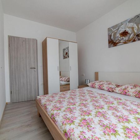 Mario Apartment Vir Ngoại thất bức ảnh