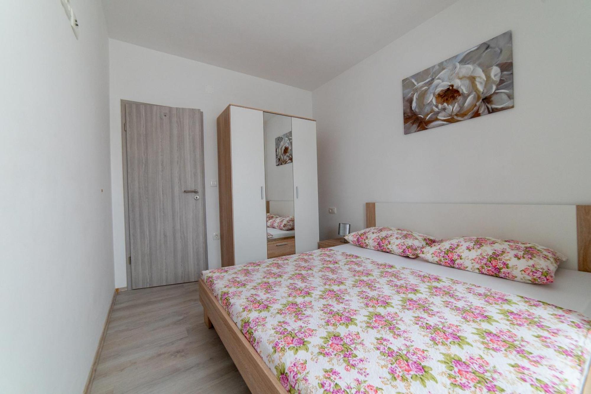Mario Apartment Vir Ngoại thất bức ảnh