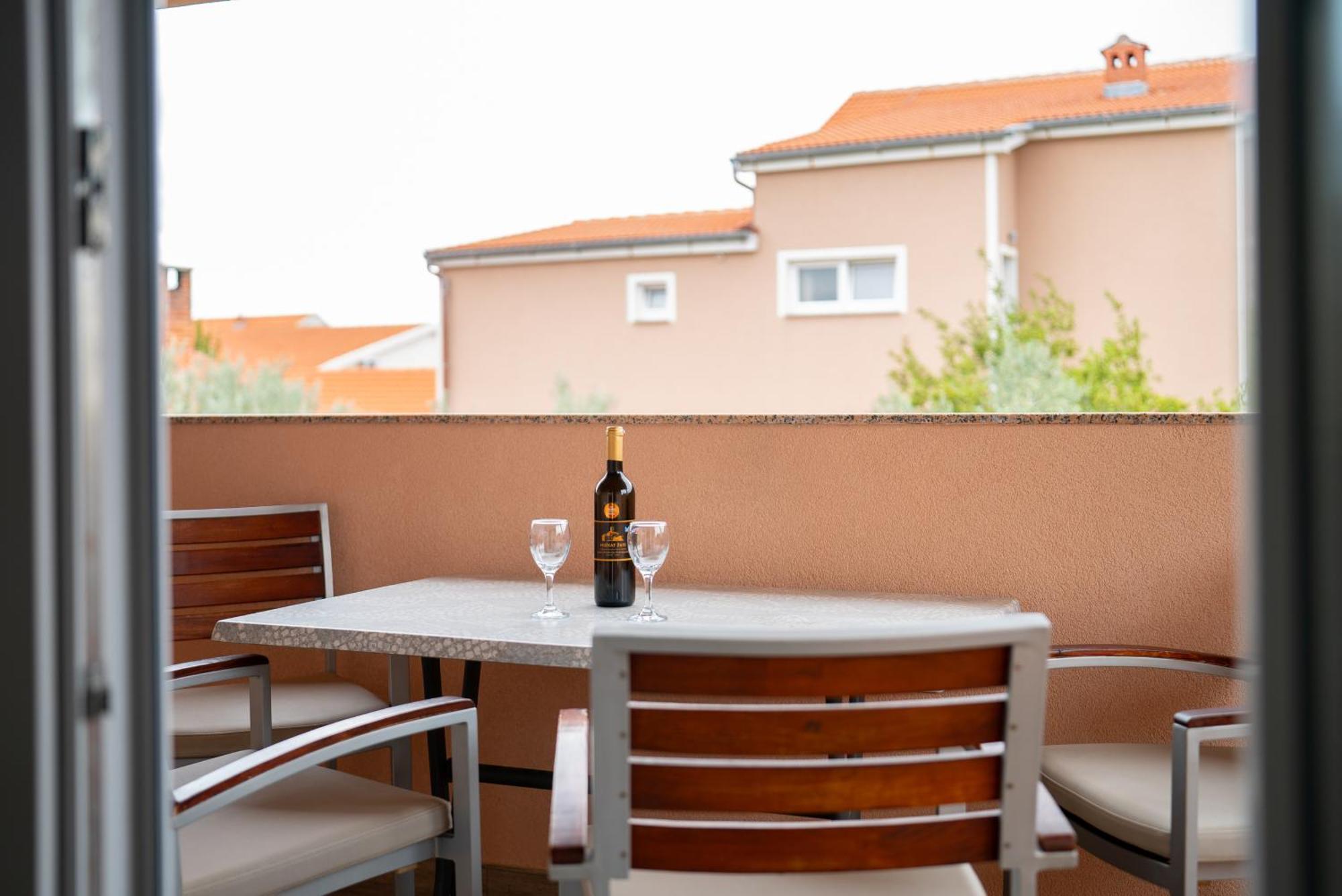 Mario Apartment Vir Ngoại thất bức ảnh